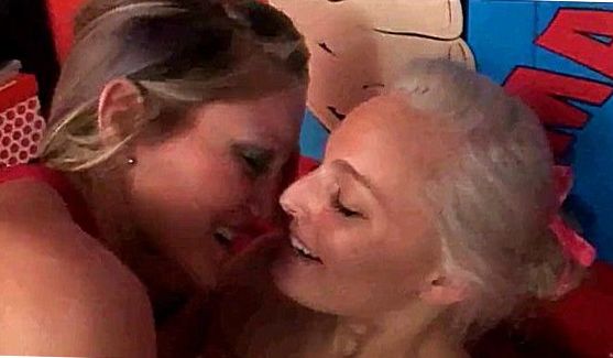 Помогла водителю кончить за рулем, порно видео