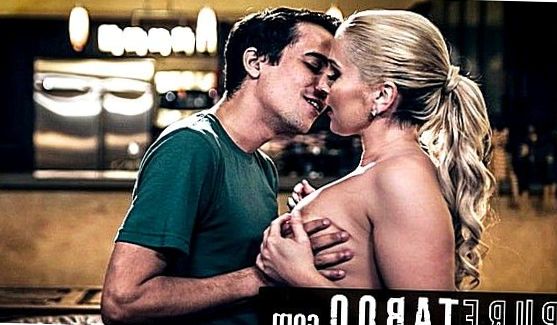 Порнозвезды: стриптиз дома, порно видео