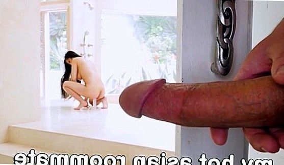 Азиатки: Жаркая буржуйская телочка Angela White нанесла на свое манящее тело много-много литров масла, для того, чтобы простой русский пацанчик Markus Dupree мог раздолбить ее киску, порно видео